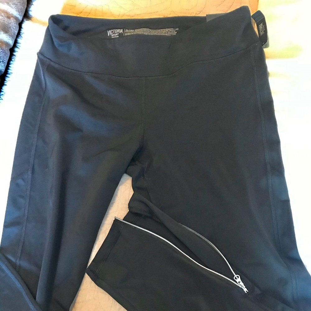 NWT Victoria’s Secret Sport stretch leggings